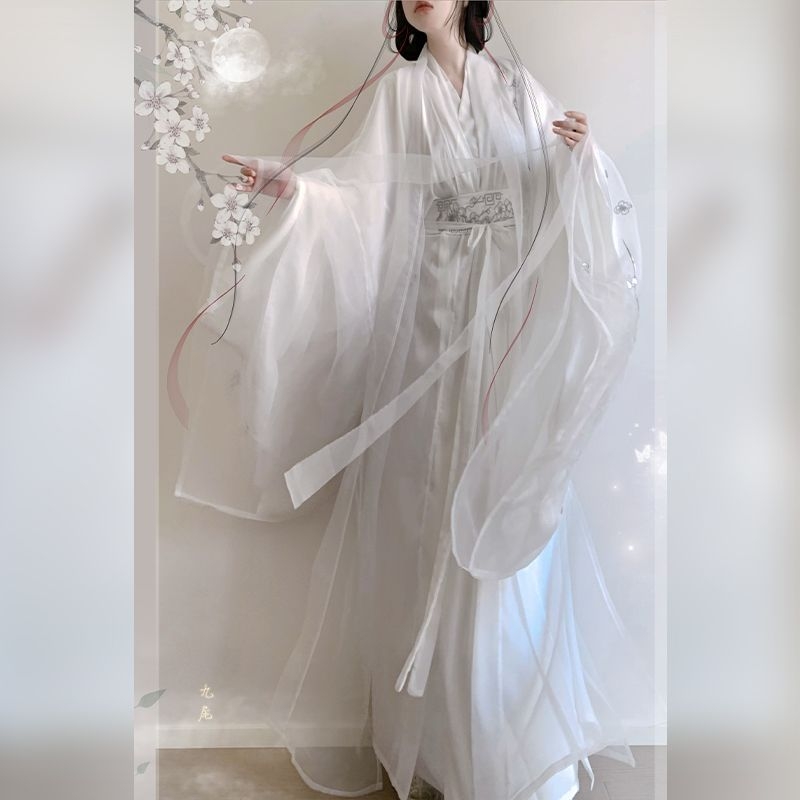 Hanfu 2025 – izšiveno, križni ovratnik, široki rukavi, dugačak prav kroj, svakodnevno nošenje, geometrijski uzorak, drevni stil