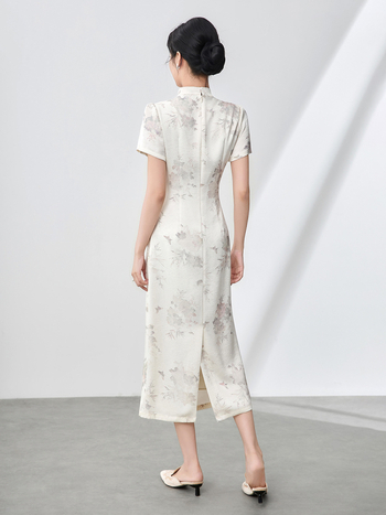 2506210 - Novi kineski stil otisak, osvježavajući dodir, kopče s perlama, stojeći ovratnik, haljina cheongsam, duga ljetna haljina