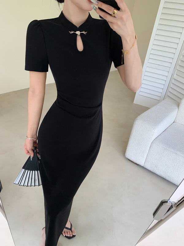 Crna ženska haljina u kineskom stilu cheongsam, kratki rukavi, ljetni model 2024, naglašena linija struka, duga haljina, mala veličina