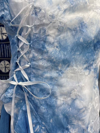 Duga haljina u stilu cheongsam s biljnom tie-dye bojom, ručno izrađena, kineski stil, retro, s disk kopčama