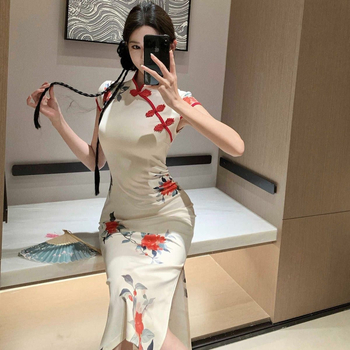 Ženska haljina u stilu cheongsam, ljeto 2025, kineski retro stil, cvjetni otisak, uski kroj, visok ovratnik, kratki rukavi, poliester