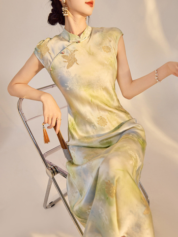 Retro kínai stílusú, magas minőségű Qipao ruha álló gallérrel, virágos nyomattal, karcsúsított szabás, hosszú szoknyával, kód N5008