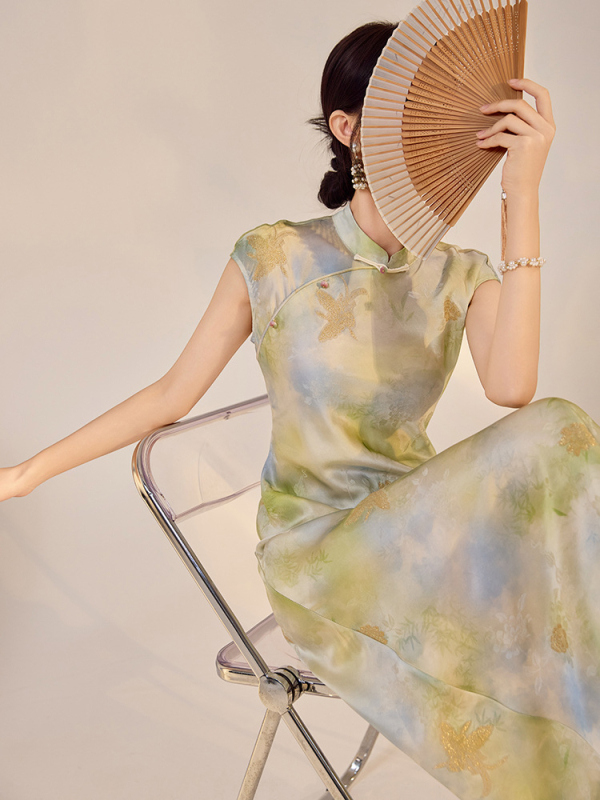 Retro kínai stílusú, magas minőségű Qipao ruha álló gallérrel, virágos nyomattal, karcsúsított szabás, hosszú szoknyával, kód N5008