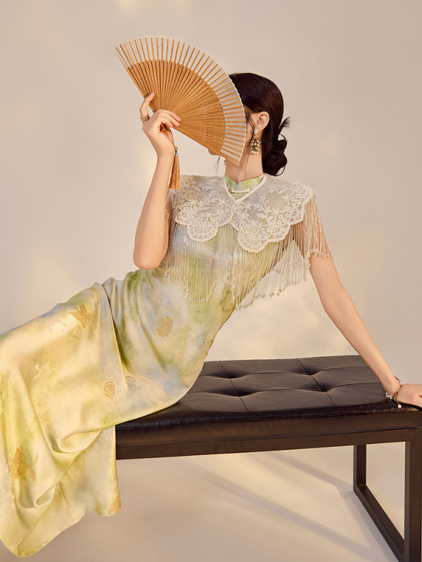 Retro kínai stílusú, magas minőségű Qipao ruha álló gallérrel, virágos nyomattal, karcsúsított szabás, hosszú szoknyával, kód N5008