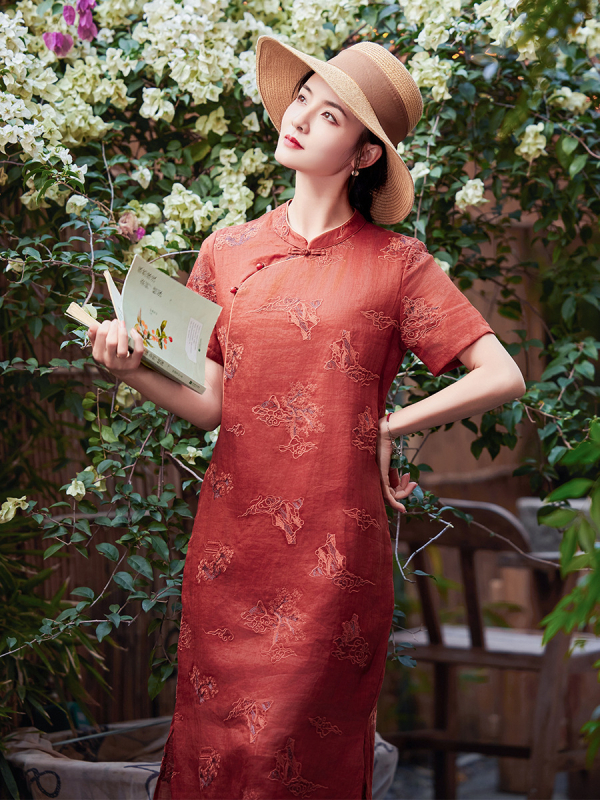 Ramie izvezeni cheongsam haljina s uspravnim ovratnikom, prednja tri gumba, kineski stil, književno retro, ljetna kolekcija 2025