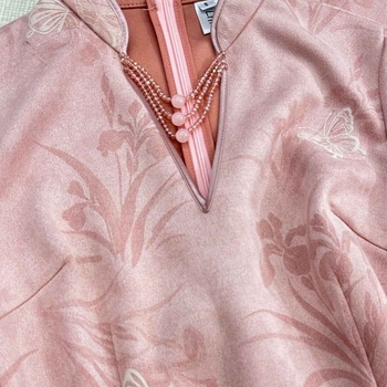 2025 Izvorno ručno izrađeni kineski stil cheongsam s izvezom i perlicama na lancu Peach Blossom Oolong, jesen-zima retro