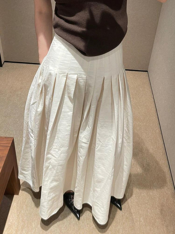 Kremasto-bijela plisirana A-linijska midi suknja za žene, nova jesen, butik stil, visokog struka, vizualno stanjiva silueta, svestrana