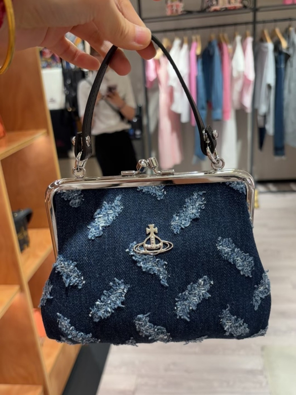 Denim torbica Empress Saturn s klipsom, crossbody s lancem, mala, retro oblik dumpling