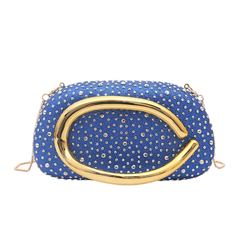 Elegantna večernja torbica s lančanim kaišem i rivet dekorom, zatvara se klipsom, mala ovalna torbica