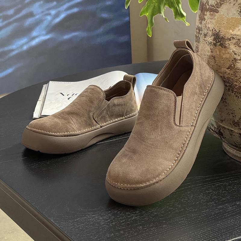 Muške nubuk loaferice, bez pertli, udobne, s debelim gumom potplatom