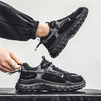 Muške tenisice u stilu dad shoes s prozračnim gornjim dijelom od mreže, otporne na habanje i s debelim potplatom za svakodnevnu upotrebu.
