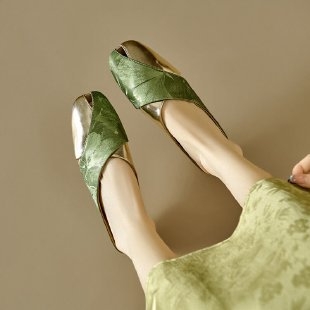 Mule feminin cu degetul închis, stil francez, vară, piele moale, imprimeu în stil național, blocuri de culoare, vârf pătrat, decupat, talpă plată