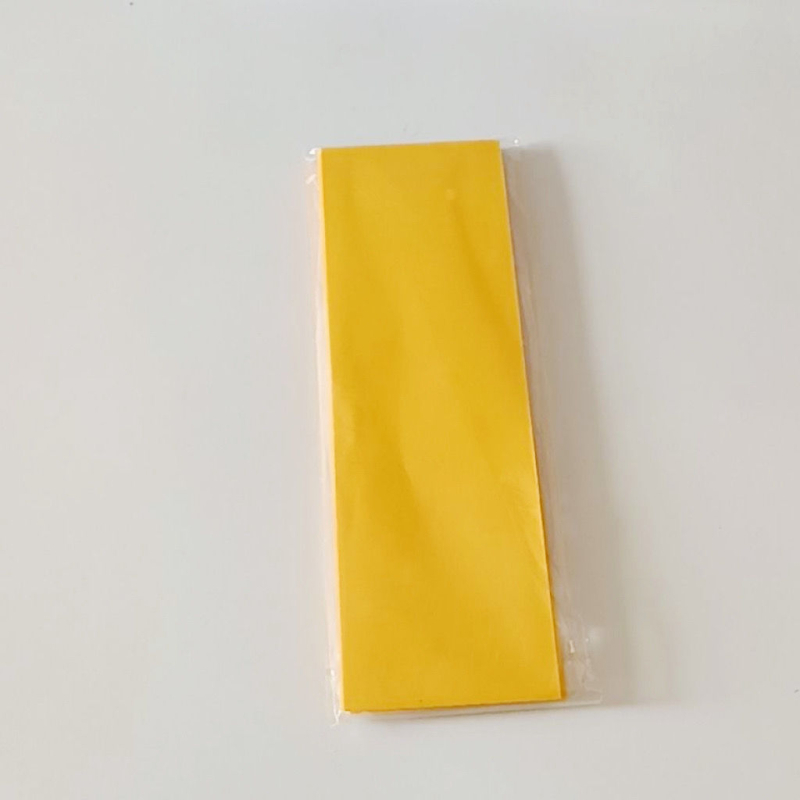 Prazan papir za talizamne, deblji, otporan na razmazivanje i propuštanje, dugačke trake žute i crvene boje, 21 x 7 cm, 100 listova u individualnom pakiranju