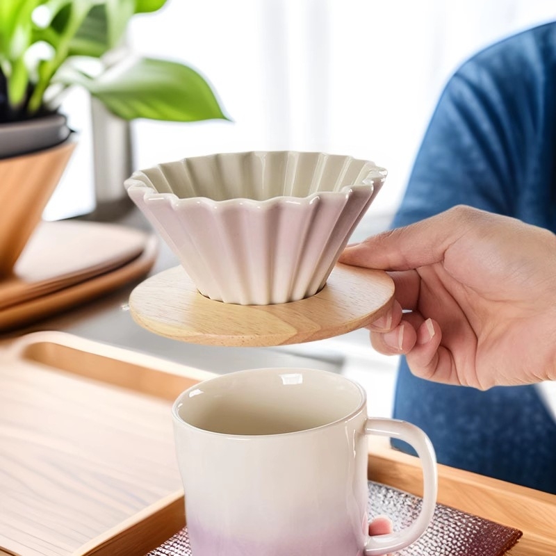 Керамичен V60 дрипер за кафе с дъгов градиент, малък размер, конусовидна форма