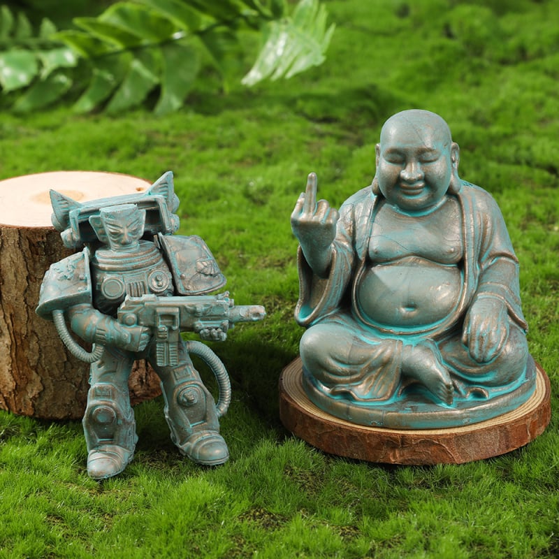 Akvarisztikai dekoráció: Maitreya Buddha szobor réz utánzatú felülettel, díszfigura mecha harcos stílusban, antik felülettel