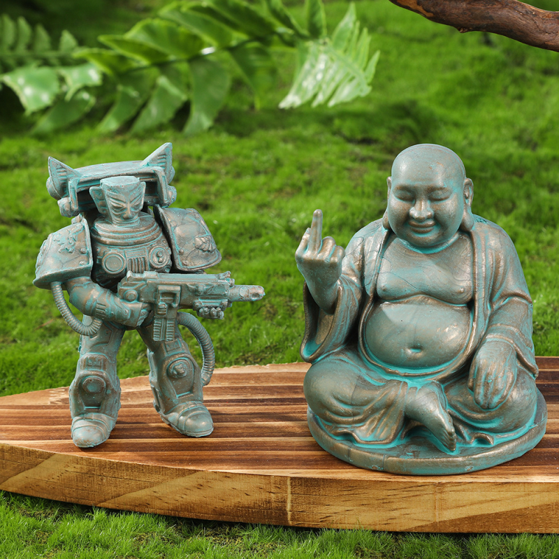 Akvarisztikai dekoráció: Maitreya Buddha szobor réz utánzatú felülettel, díszfigura mecha harcos stílusban, antik felülettel
