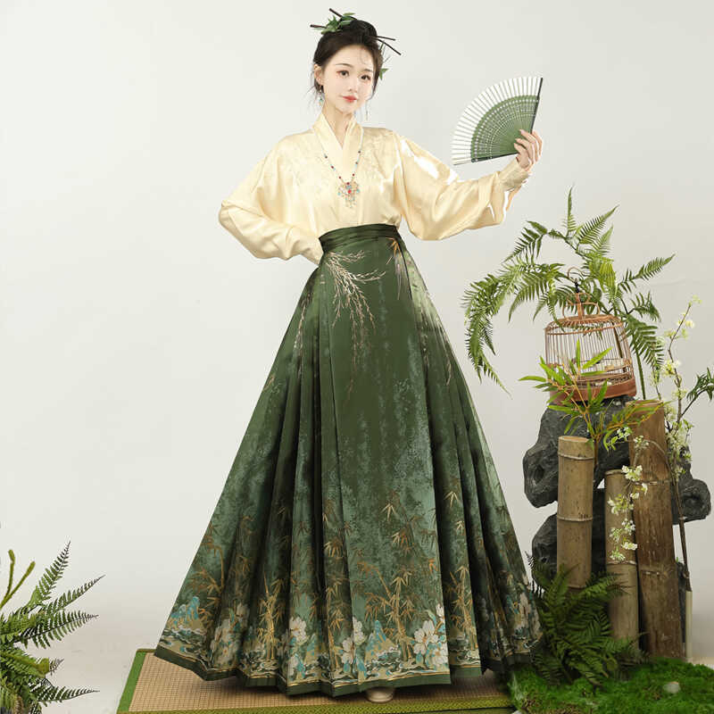 Ženski Hanfu u Ming stilu s zlatnom vezom i cvjetnim motivima, suknja s likom konjske glave, set rukava s dizajnom aviona, modernizirani cheongsam za svakodnevnu etničku modu