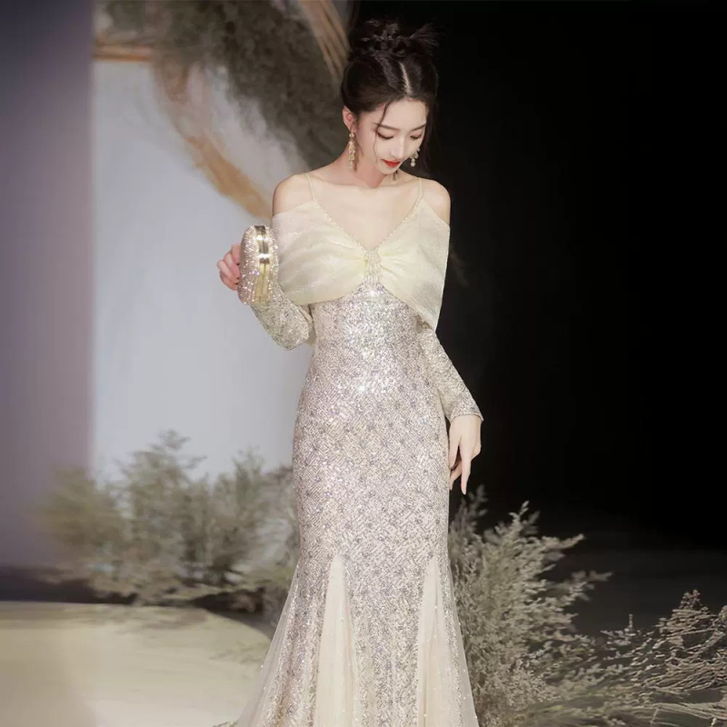 Elegantna večernja haljina s trakama, 2026 nova ljetna luksuzna niša stil, vitka linija s ribljim repom i štrasom, za žene
