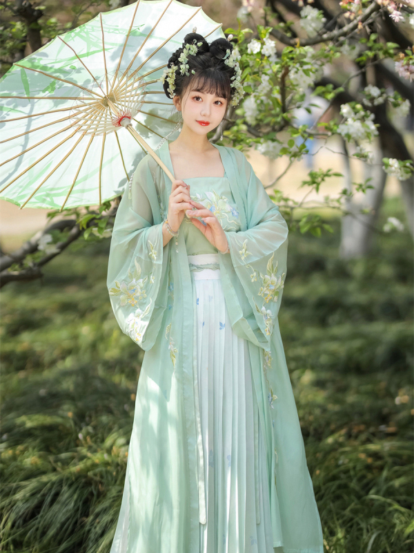 Hanfu set od tri komada za žene s izvezenim detaljima, proljeće/ljeto, kineski stil