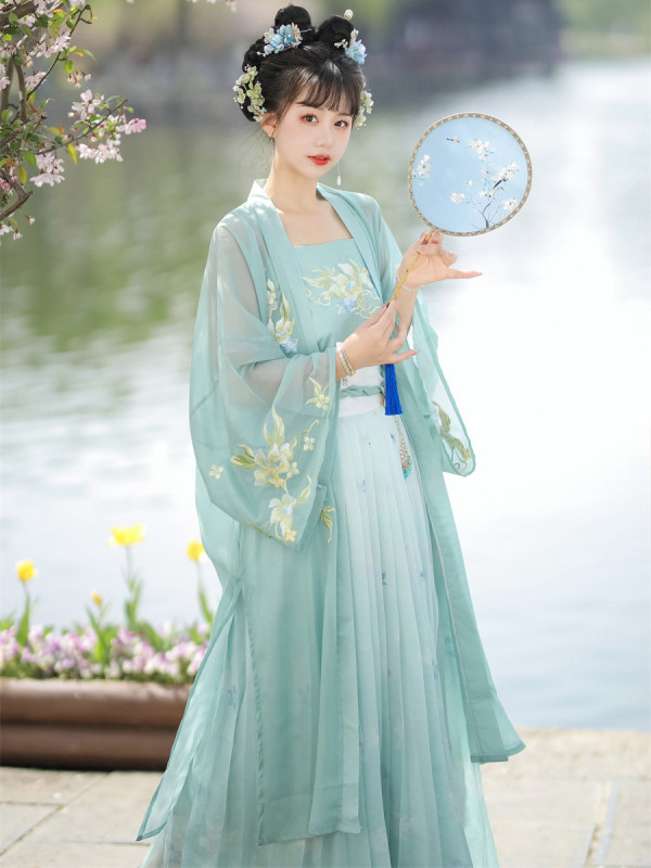 Hanfu set od tri komada za žene s izvezenim detaljima, proljeće/ljeto, kineski stil
