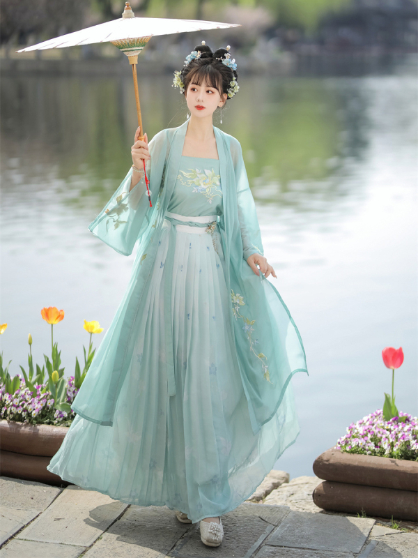 Hanfu set od tri komada za žene s izvezenim detaljima, proljeće/ljeto, kineski stil