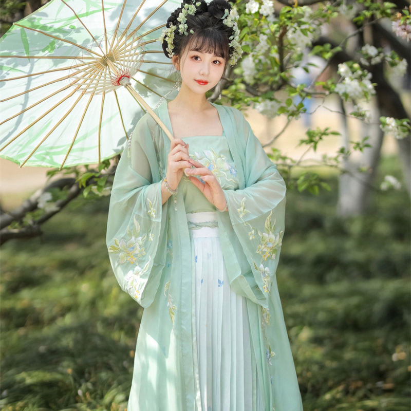 Hanfu set od tri komada za žene s izvezenim detaljima, proljeće/ljeto, kineski stil