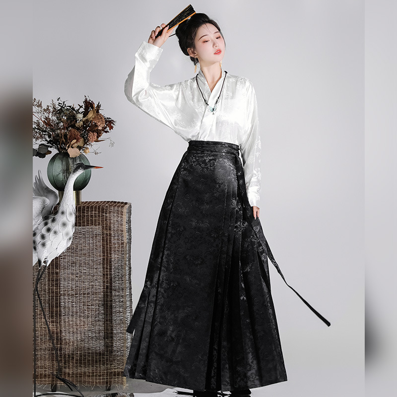 Hanfu top i suknja Horse-Face, novi kineski stil, proljeće 2025, vitak struk, elegantan dojam