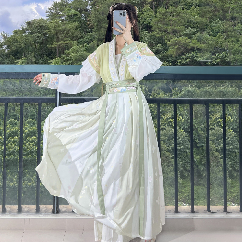 Ženski kostim u stilu dinastije Tang, bogato izvezen, komplet set, kineski stil