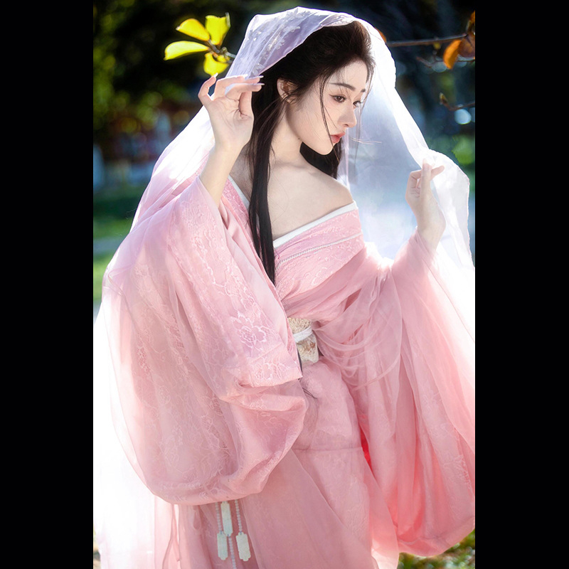 Ružičasti Hanfu set s čipkastim gornjim dijelom i dugim rukavima, inspiriran doba ratnih država, drevni stil.
