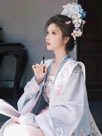 Hanfu u Song dinastiji za žene: top s kratkim rukavima i širokim rukavima, prozirni kaput i suknja do struka, eterični antički stil