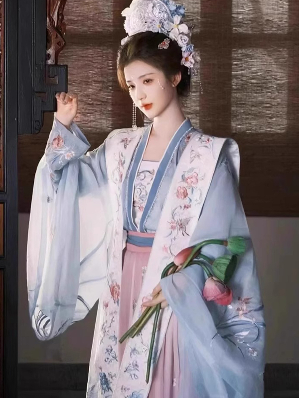 Hanfu u Song dinastiji za žene: top s kratkim rukavima i širokim rukavima, prozirni kaput i suknja do struka, eterični antički stil