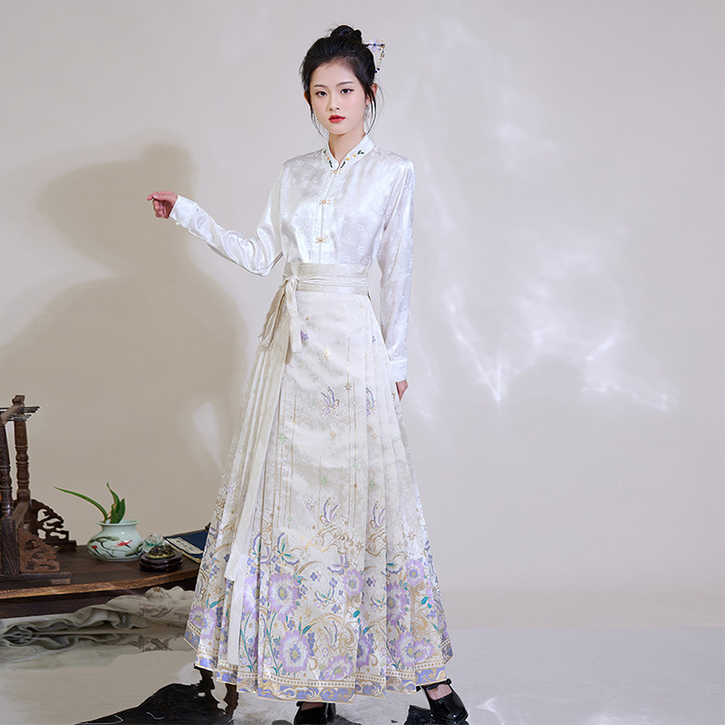 Hanfu suknja s zlatnom niti i cvjetnim vezom, horse-face stil, novi kineski stil, duljina 4,5 m