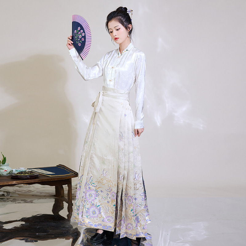 Hanfu suknja s zlatnom niti i cvjetnim vezom, horse-face stil, novi kineski stil, duljina 4,5 m