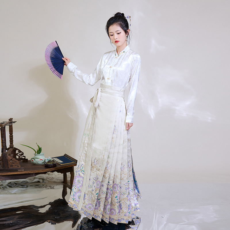 Hanfu suknja s zlatnom niti i cvjetnim vezom, horse-face stil, novi kineski stil, duljina 4,5 m