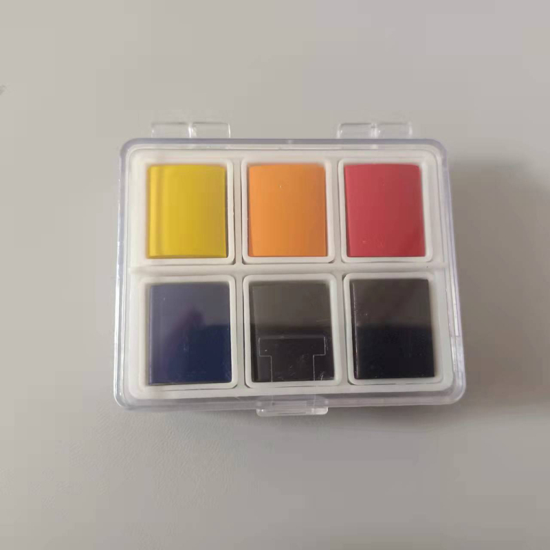 Skup tvrdih akvarela, akademske razine, u plastičnoj kutiji, 6 boja