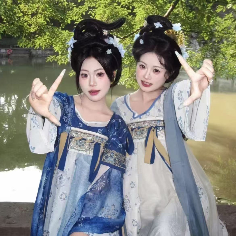Hanfu u starinskom stilu plavo-bijelog porculana, palača Weiyang, Tang stil s visokim strukom i ravnim ovratnikom, kinesko nadahnuće, eteričan komad za proljeće-ljeto, svakodnevno nošenje.
