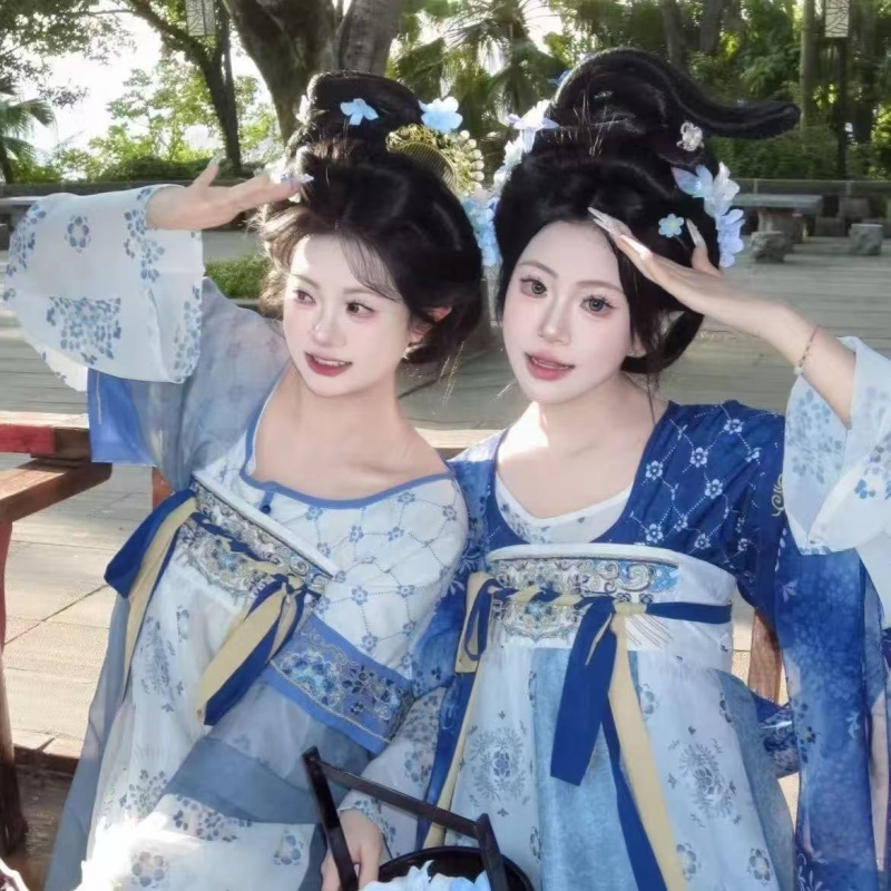 Hanfu u starinskom stilu plavo-bijelog porculana, palača Weiyang, Tang stil s visokim strukom i ravnim ovratnikom, kinesko nadahnuće, eteričan komad za proljeće-ljeto, svakodnevno nošenje.