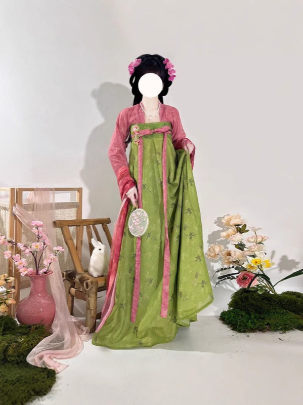 Hanfu set s tiskom u stilu Tang dinastije, top dužine do prsa i suknja, za svakodnevnu nosnju u proljeće i ljeto.