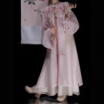 Hanfu u Ming stilu, poboljšan model, s ramena u stilu oblaka i stojećim ovratnikom; komplet za svakodnevno nošenje, izlazak i putovanja
