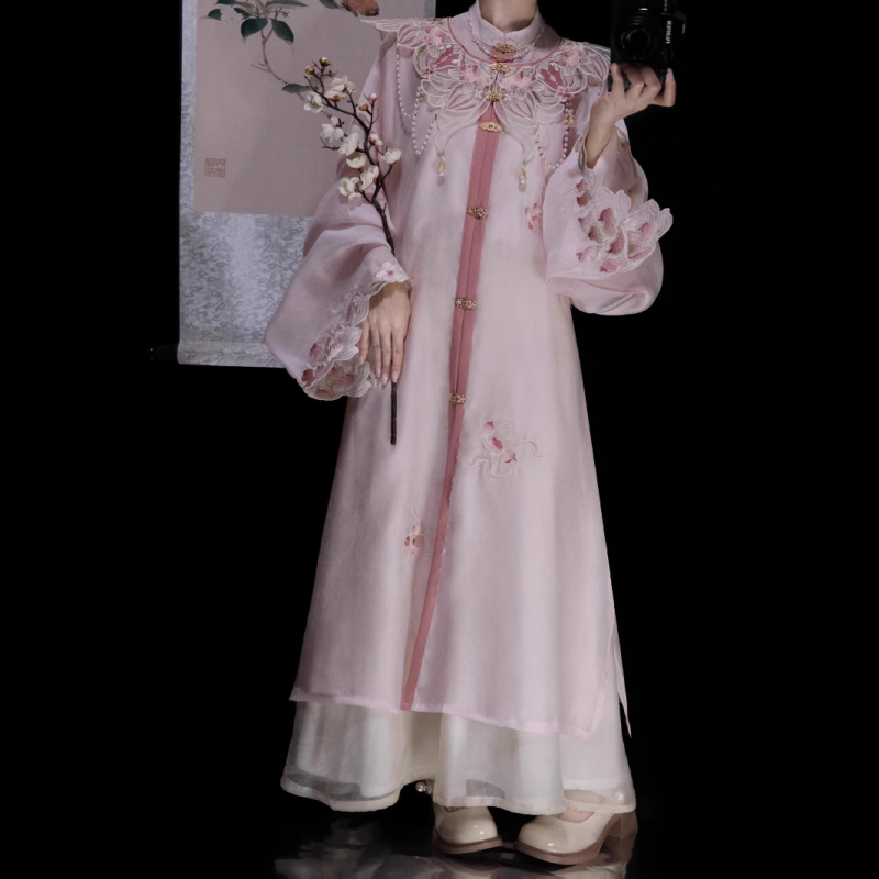Hanfu u Ming stilu, poboljšan model, s ramena u stilu oblaka i stojećim ovratnikom; komplet za svakodnevno nošenje, izlazak i putovanja