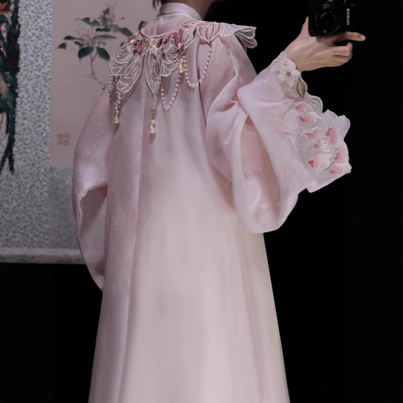 Hanfu u Ming stilu, poboljšan model, s ramena u stilu oblaka i stojećim ovratnikom; komplet za svakodnevno nošenje, izlazak i putovanja