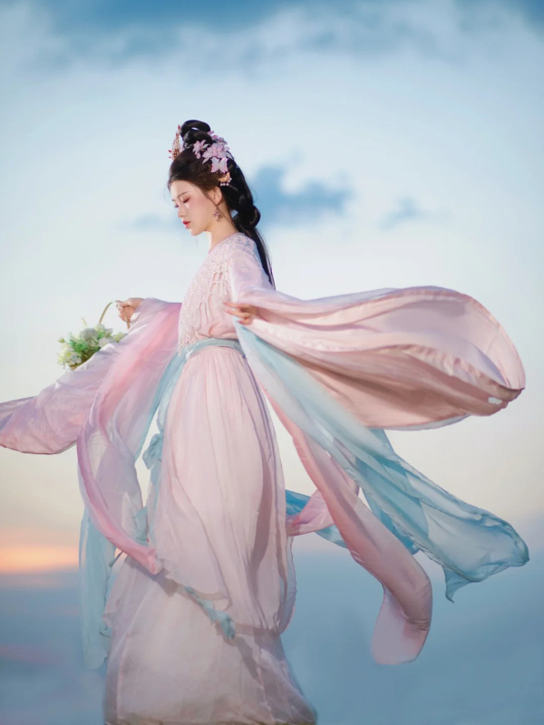Ženski Hanfu set u stilu Wei–Jin dinastije, starodavni lepršavi silueta sa širokim rukavima i ravnim rubom, komplet s gornjim dijelom i suknjom