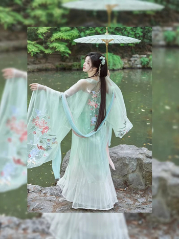 Hanfu dinastije Tang s dvanaest božanstava cvijeća, motiv Peony Rendezvous — izšivena bluza s širokim rukavima i suknja do struka, Ming inspirirano, za svakodnevnu upotrebu.