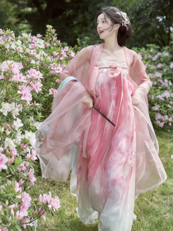 Hanfu dinastije Tang s dvanaest božanstava cvijeća, motiv Peony Rendezvous — izšivena bluza s širokim rukavima i suknja do struka, Ming inspirirano, za svakodnevnu upotrebu.