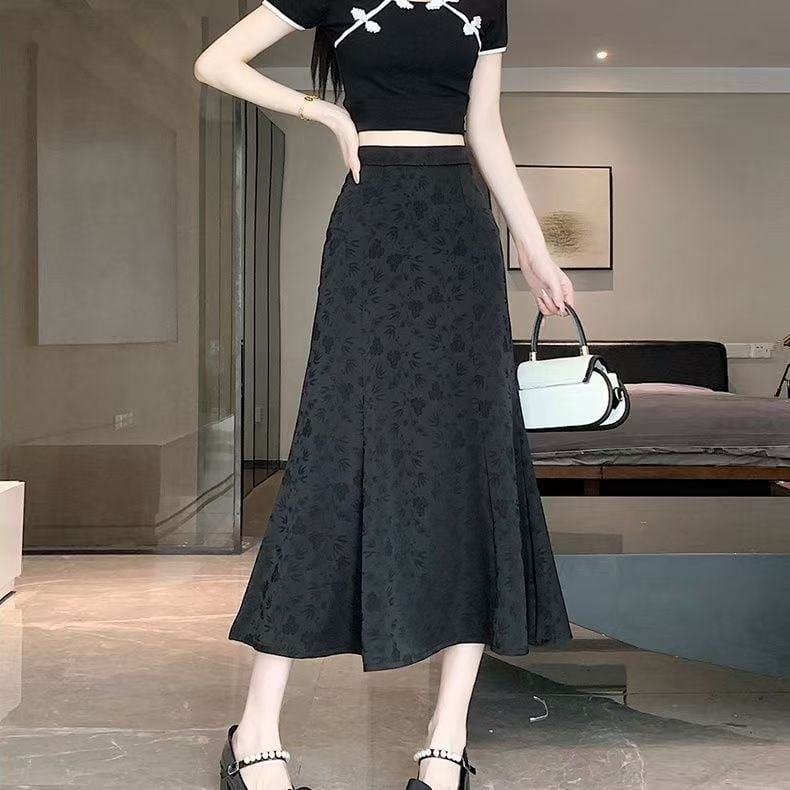 Suknja kineskog stila s visokim strukom, jacquard, A-linijska midi suknja za proljeće-ljeto, vitka silueta, prorezni detalji i volani na rubu, sirena kroja.