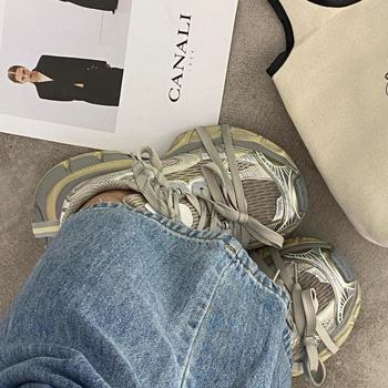 2026 tavasz-nyár Női dad sneakers, légáteresztő, sokoldalú, vintage vast talppal a magasság növeléséért, mindennapi sportcipő
