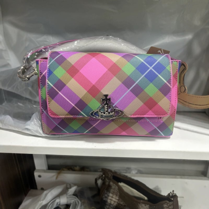 PVC mini kvadratna crossbody torba s magnetskim zatvaranjem, školjkast oblik, mala veličina, podstava od poliestera, unutarnja džep s zipom i džep za telefon, jedan remen, gradski stil, proljeće 2025