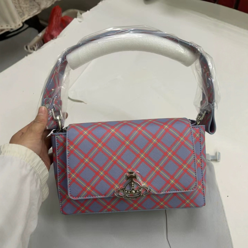 PVC mini kvadratna crossbody torba s magnetskim zatvaranjem, školjkast oblik, mala veličina, podstava od poliestera, unutarnja džep s zipom i džep za telefon, jedan remen, gradski stil, proljeće 2025