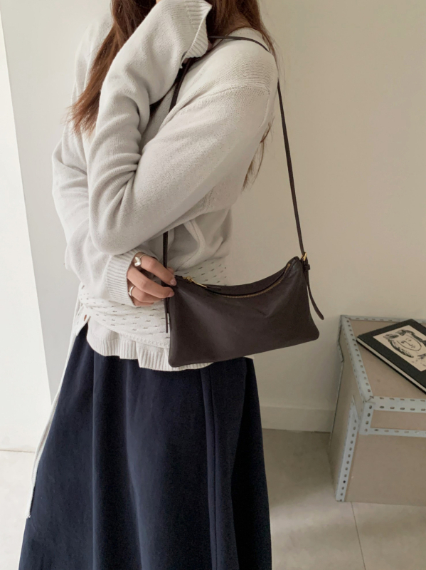 Mala ženska crossbody torbica od kože koze s rastlinskom obradom, prava koža, elegant dizajn