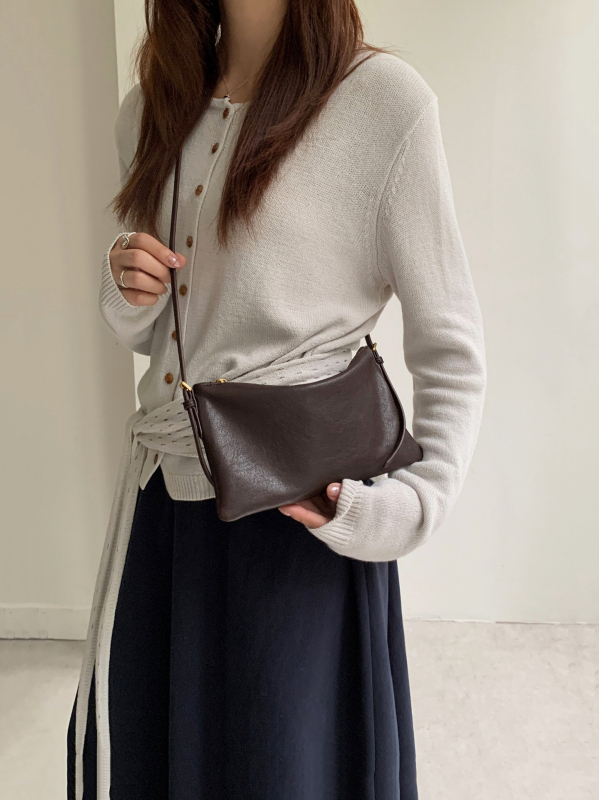 Mala ženska crossbody torbica od kože koze s rastlinskom obradom, prava koža, elegant dizajn